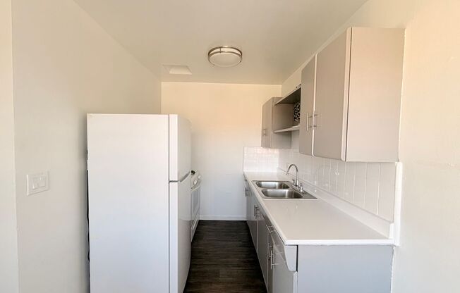 5311 S NORMANDIE AVE