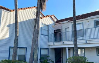 Romantic 1BR/1BA Top-Floor Condo with Garden Tub & Scenic Balcony Views – Dockside Orlando