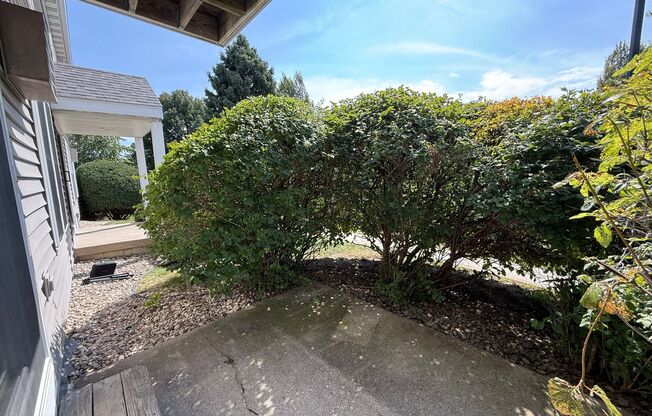 2 beds, 2 baths, 950 sqft, $1,625, Unit 7657CA