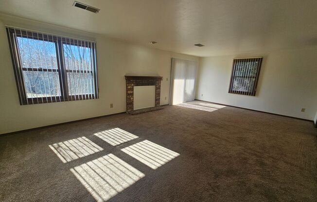 2 beds, 2 baths, 1,034 sqft, $1,299, Unit 1401 018