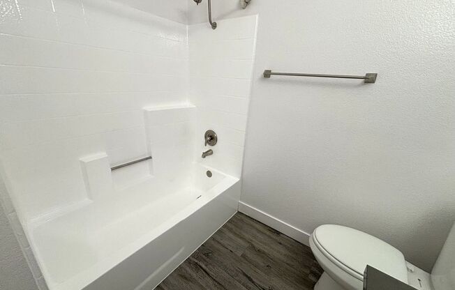 2 beds, 2 baths, 1,150 sqft, $2,495, Unit 402