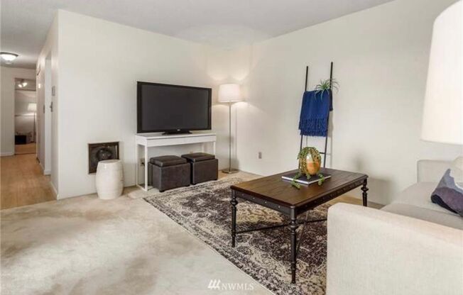 1 bed, 1 bath, $1,995