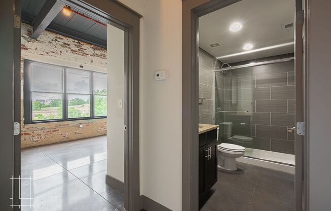 1 bed, 1 bath, $1,895, Unit 727 N. 4th St. Apt. 205