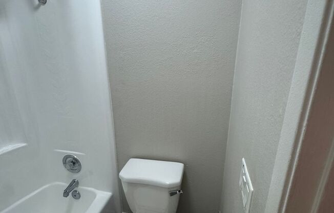 1 bed, 1 bath, 815 sqft, $2,395, Unit 220