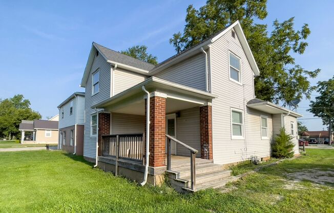 PRELEASING for AUGUST! Close to Campus