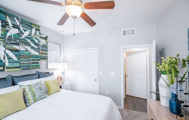 1 bed, 1 bath, 781 sqft, $1,104