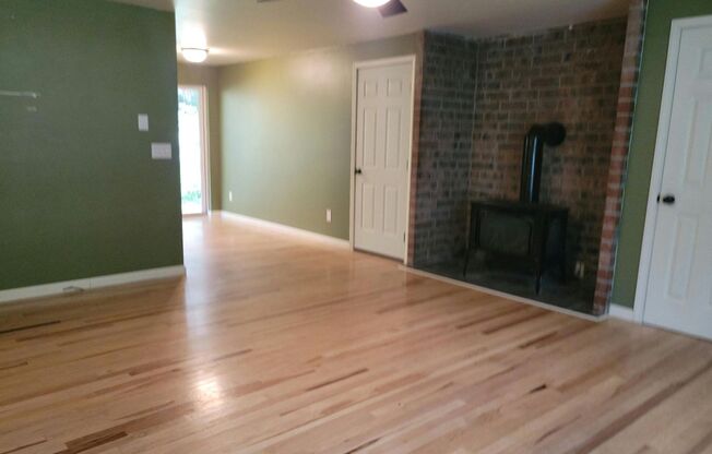 3 Bedroom Home in Seabeck