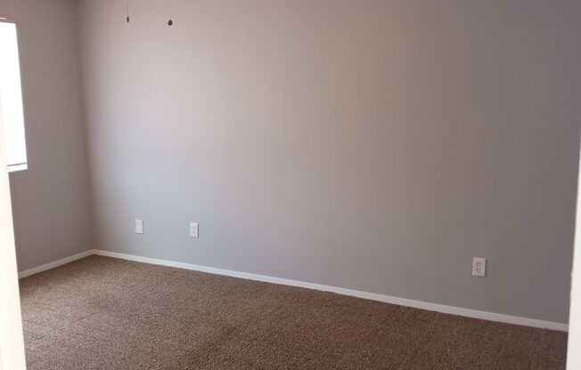2 beds, 1 bath, 864 sqft, $920