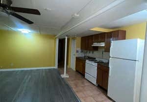 2 beds, 1 bath, $1,800, Unit G