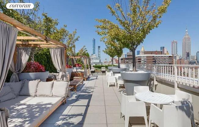 Studio, 1 bath, 450 sqft, $3,700, Unit 16G