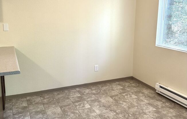 1 bed, 1 bath, 730 sqft, $1,300, Unit 7529-04