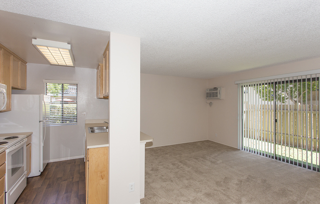 Studio, 1 bath, 480 sqft, $1,750, Unit 45