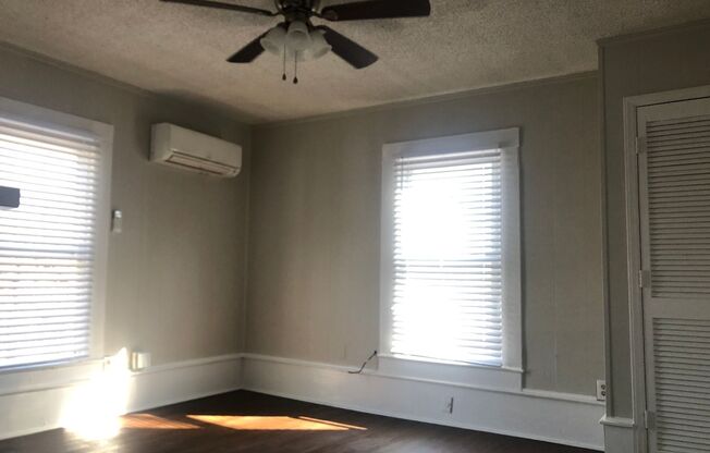 223 E. Glendale Ave. Apartments