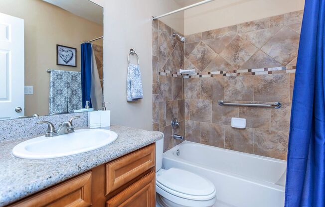 2 beds, 1 bath, 760 sqft, $1,129