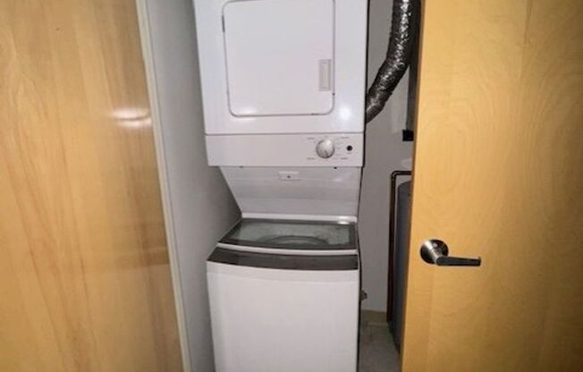 1 bed, 1 bath, 630 sqft, $1,399, Unit 525