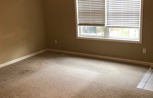 1 bed, 1 bath, $659, Unit D1