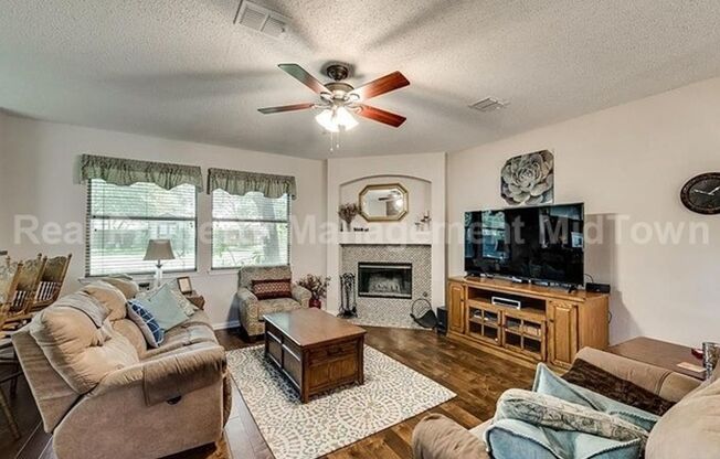 Spacious, Freshly Updated Family Home in Prime Mansfield Location!