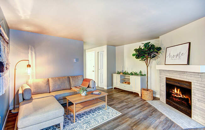 Everett Apartments-  The Lynx Apartments  Livingroom with Fireplace