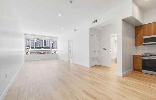 2 beds, 1 bath, 987 sqft, $3,495, Unit 201