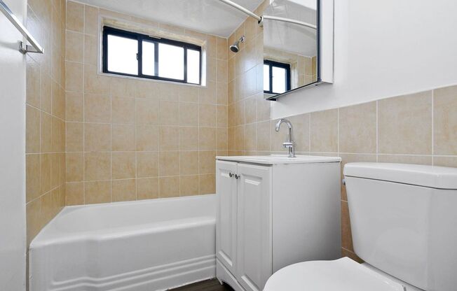 1 bed, 1 bath, 650 sqft, $2,595, Unit 10222-B3