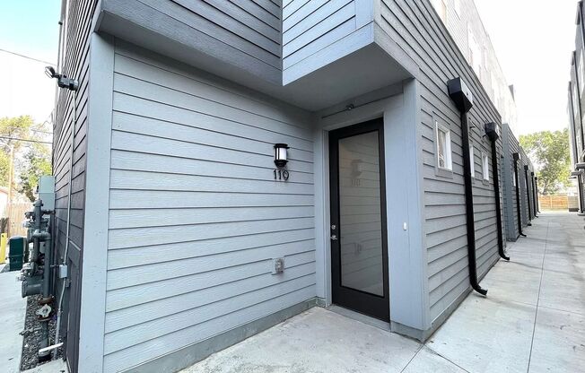 2 Bedroom 2 Full Bathrooms and 2 Half Bathrooms in Denver's West Colfax Neighborhood