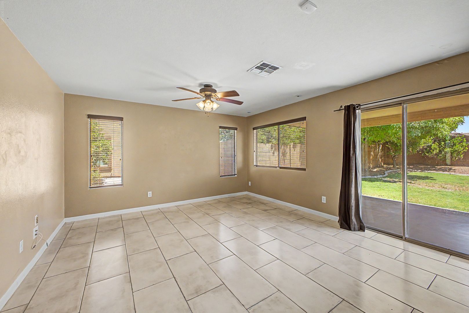 11417 W Amber Trail - Spacious and move in ready 3 bedroom home in Laveen