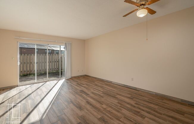 2 beds, 1.5 baths, $1,400, Unit 773 E Thurber Dr Apt. D