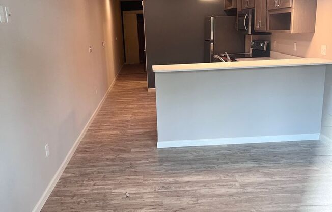 Studio, 1 bath, $995, Unit 01