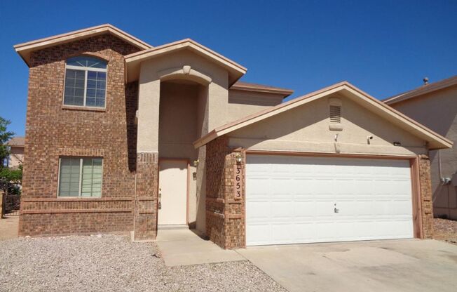 Charming Two Story Eastside Home With Evaporative Air Located In Quiet Neighborhood