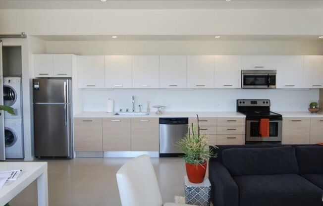 1 bed, 1 bath, 850 sqft, $3,100, Unit 109