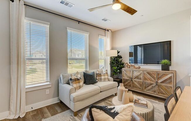 3 beds, 2.5 baths, 1,184 sqft, $1,750, Unit 4525 Colosseum Way