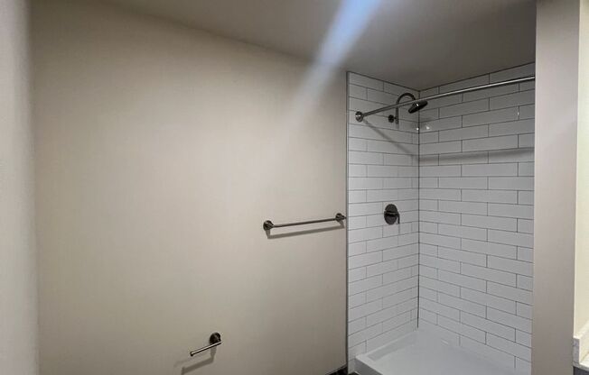 2 beds, 2 baths, 874 sqft, $2,150, Unit NK-214