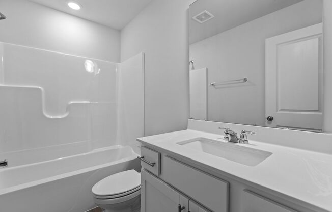 Gorgeous New Construction! Updated Kitchen, SS Appliances, Open Floorplan, Garage, Pet Friendly!