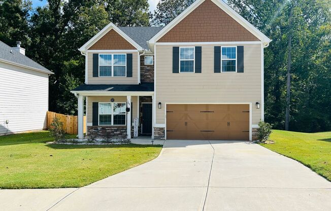 Wow! Beautiful 4 bedroom 2.5 bathroom home in Newnan! Must See!