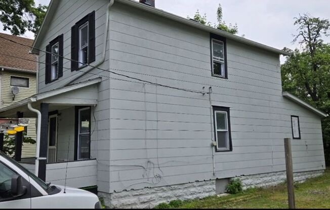 Charming 3-Bedroom Property in Prime Location