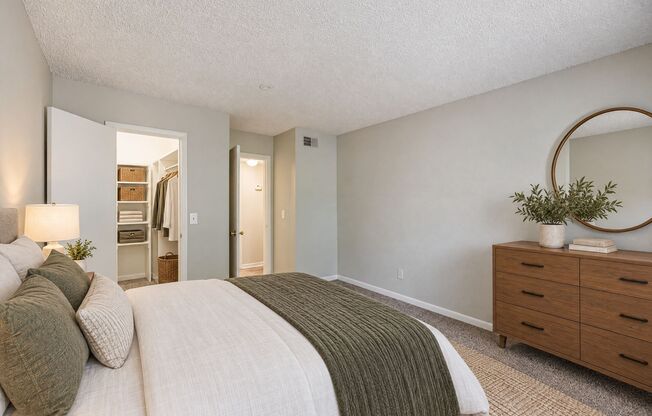 1 bed, 1 bath, 700 sqft, $875, Unit 1-10T