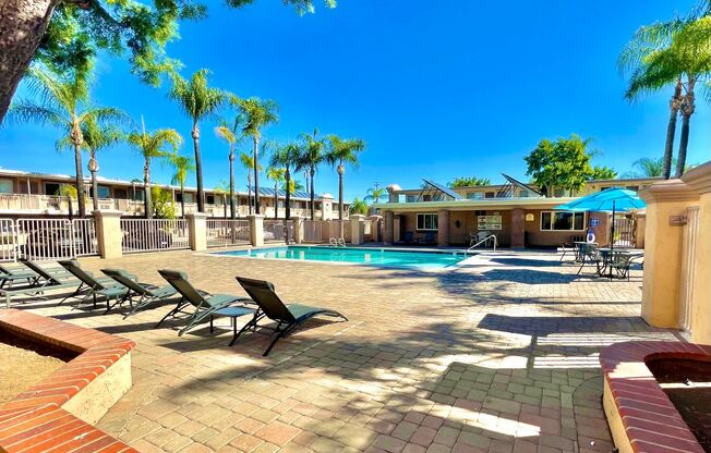 2 beds, 1 bath, 700 sqft, $2,128, Unit 545-1001