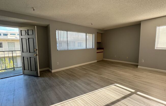 Clean and Spacious Condo, Pasadena