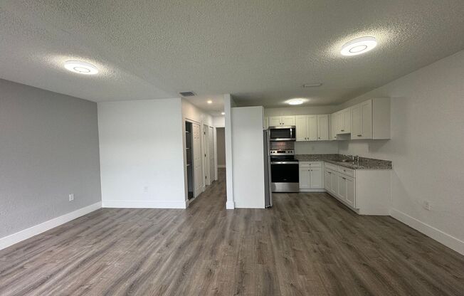 2 beds, 1 bath, 850 sqft, $1,995, Unit 6036-8