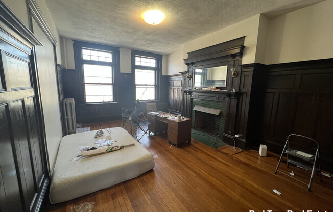 1905 BEACON ST
