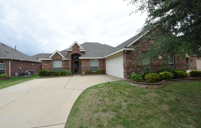 3 beds, 2 baths, $2,285