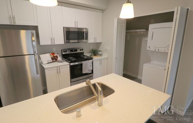 1 bed, 1 bath, 676 sqft, $1,560, Unit C221