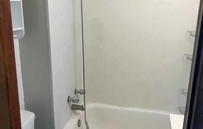 1 bed, 1 bath, $695, Unit 1710 Apt 1