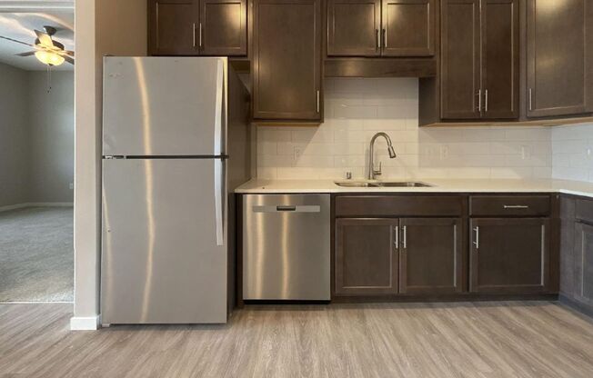 3 beds, 2 baths, 1,250 sqft, $2,599, Unit 4 - 327