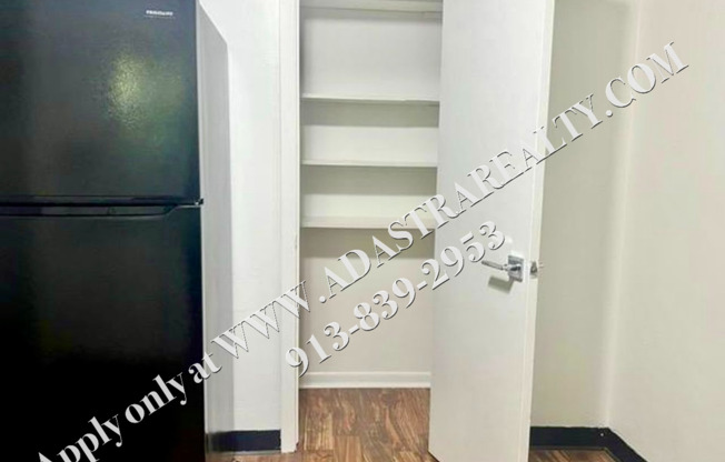 2 beds, 1 bath, $895