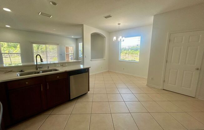 Beautiful Riverview Rental – Water, Sewer & Trash Included