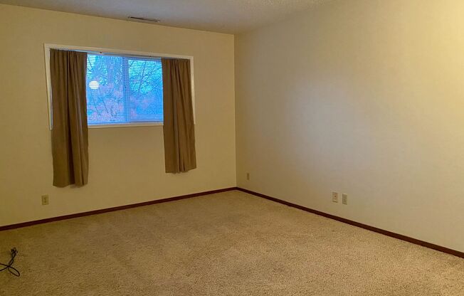 2 beds, 1 bath, $1,500