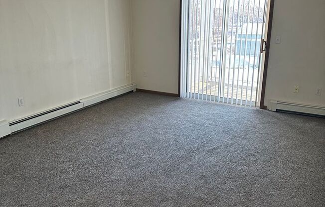 2 beds, 1 bath, 900 sqft, $850, Unit 202