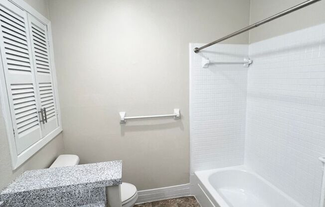 1 bed, 1 bath, $595, Unit 5TH25