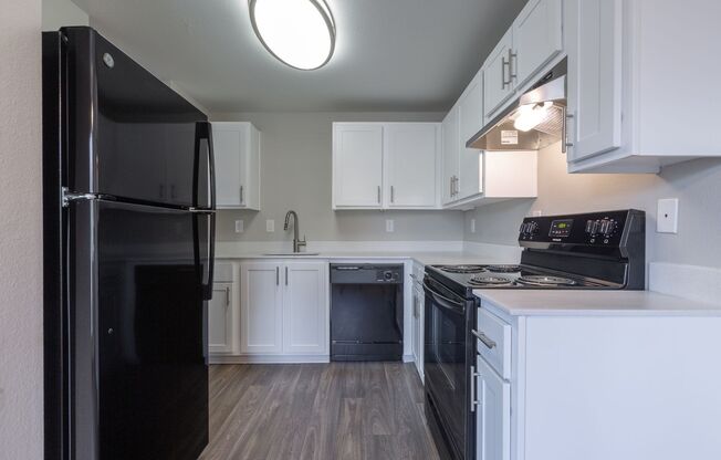 1 bed, 1 bath, 612 sqft, $1,300, Unit 323